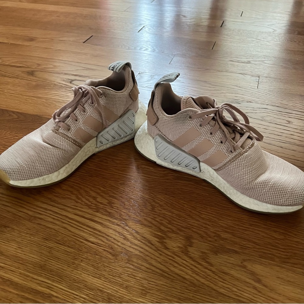 Adidas NMD R2 Ash Pearl White Boost Running Shoes Size 8 - Picture 2 of 7